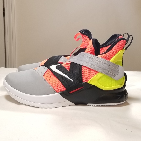 Nike Lebron Soldier XII SFG AO4054 800 - Picture 5 of 10